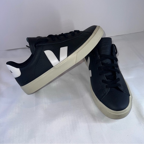 Veja Campo Chromefree Leather Women’s Sneaker-Black & White - w/ Original box - Picture 4 of 13